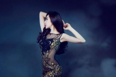  Thủy Tiên diện váy xuyên thấu gợi cảm 